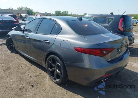 2017 Alfa Romeo Giulia Ti Rwd z USA, uszkodzony, nr VIN ZARFAECN6H7558472